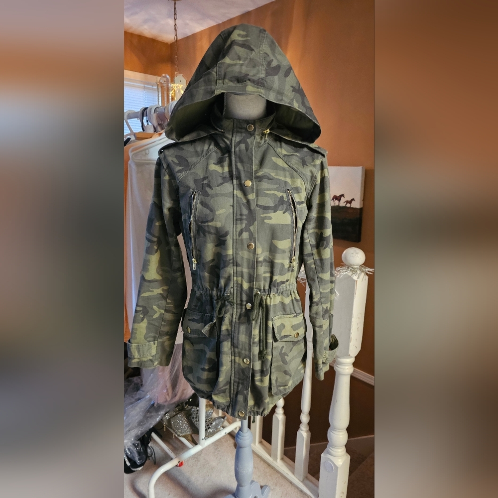 Streetwear Society Camouflage Women's Jacket